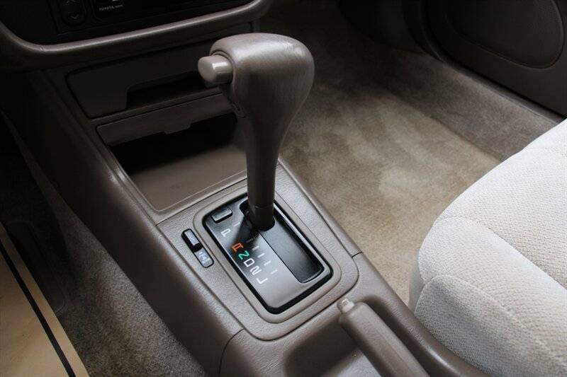 Toyota-camry-le-1995-custom-7
