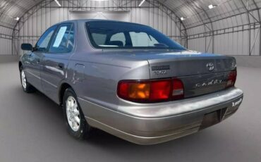 Toyota-camry-le-1995-silver-2
