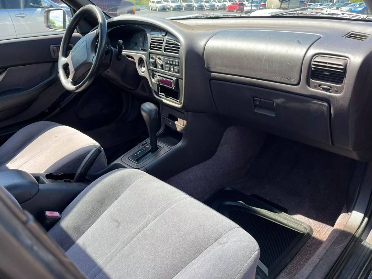Toyota-camry-le-1995-silver-7