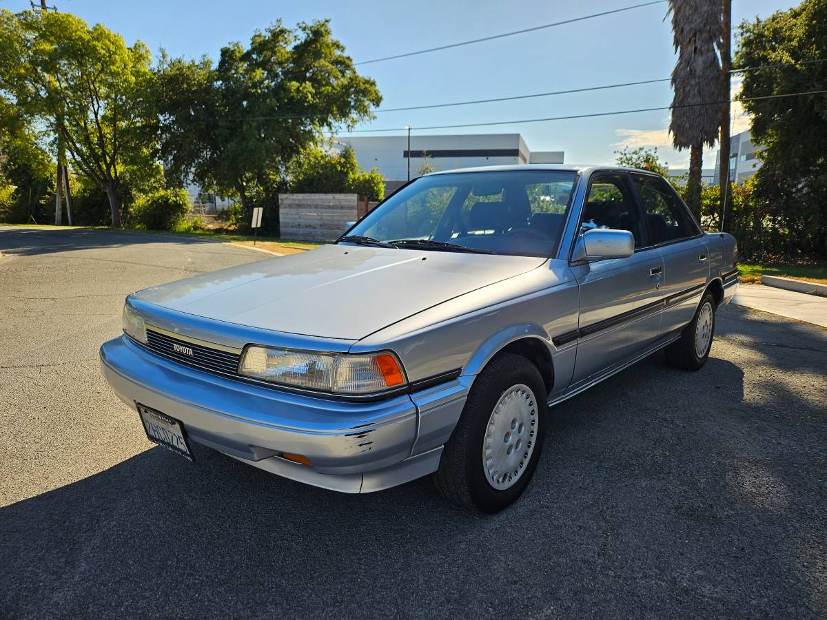 Toyota-camry-le-4dr-sedan-1988-blue-1