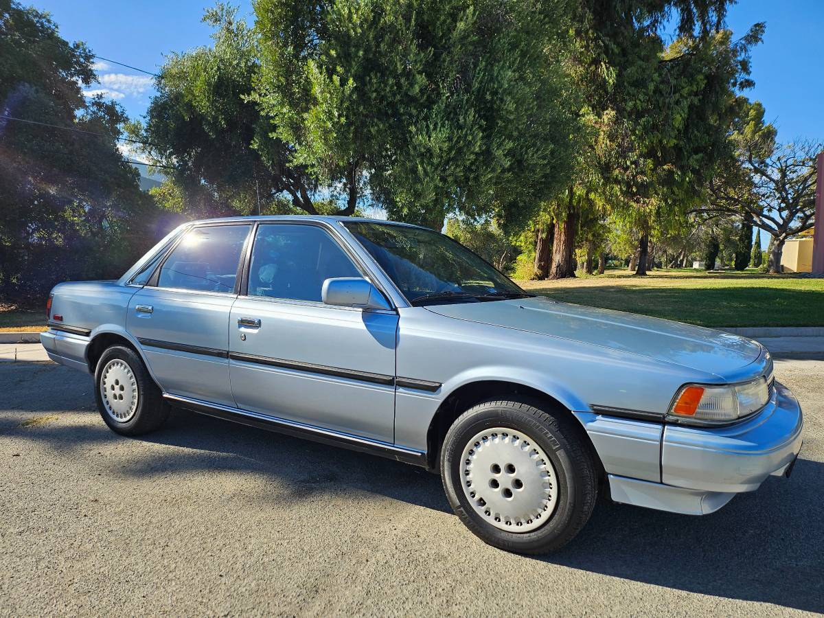 Toyota-camry-le-4dr-sedan-1988-blue-14