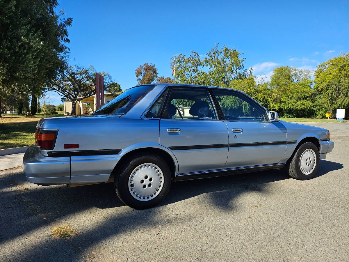 Toyota-camry-le-4dr-sedan-1988-blue-3