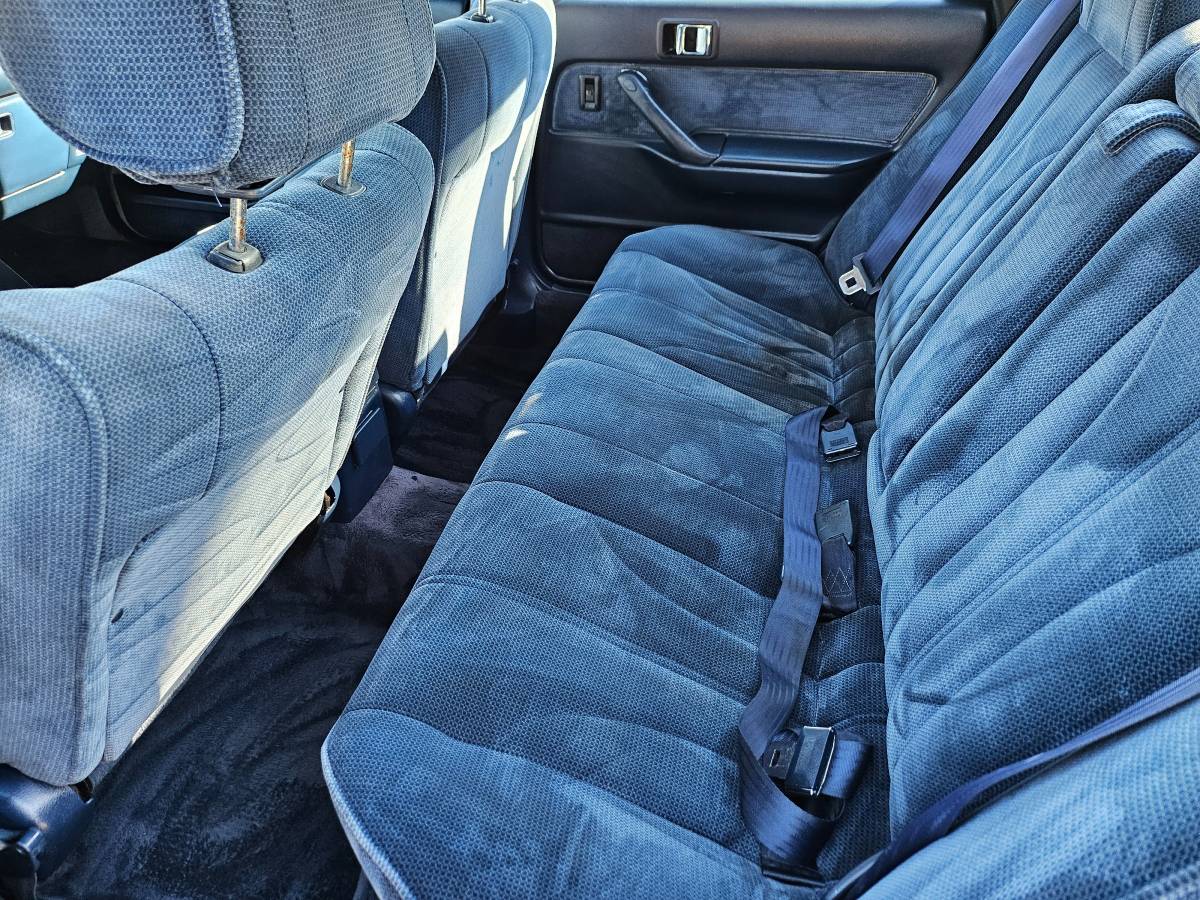 Toyota-camry-le-4dr-sedan-1988-blue-8