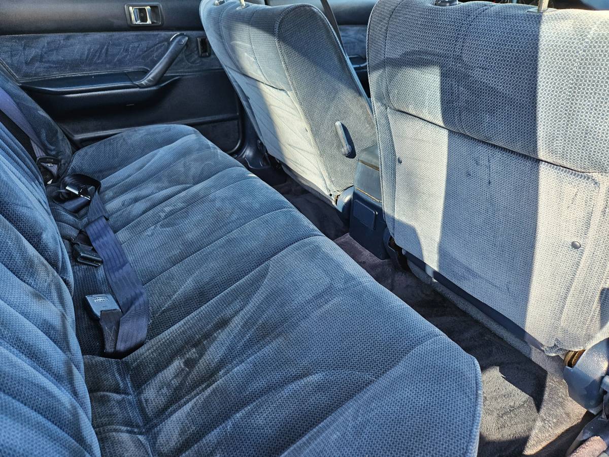 Toyota-camry-le-4dr-sedan-1988-blue-9