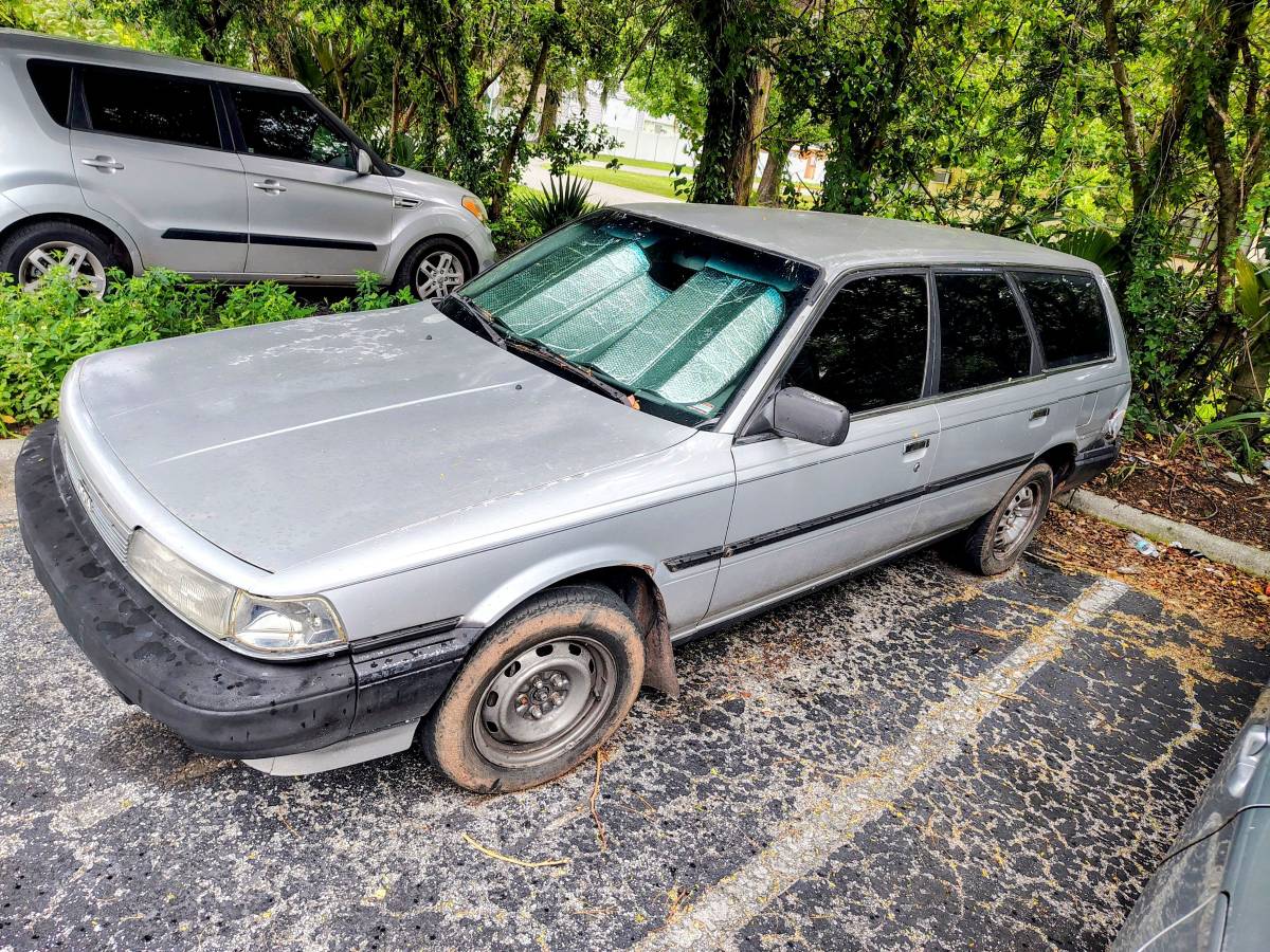Toyota-camry-wagon-1987-blue-2