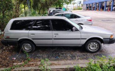 Toyota-camry-wagon-1987-blue