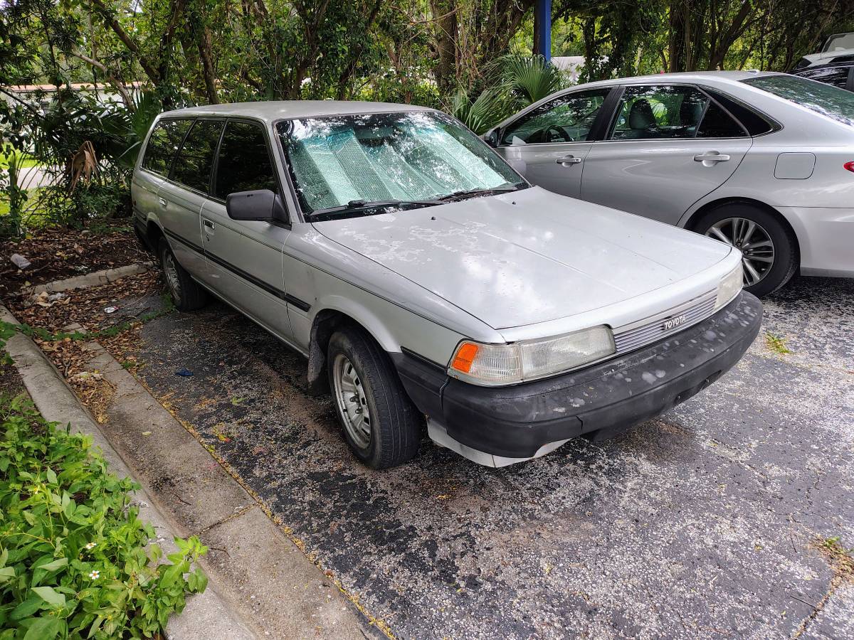 Toyota-camry-wagon-1987-blue-5