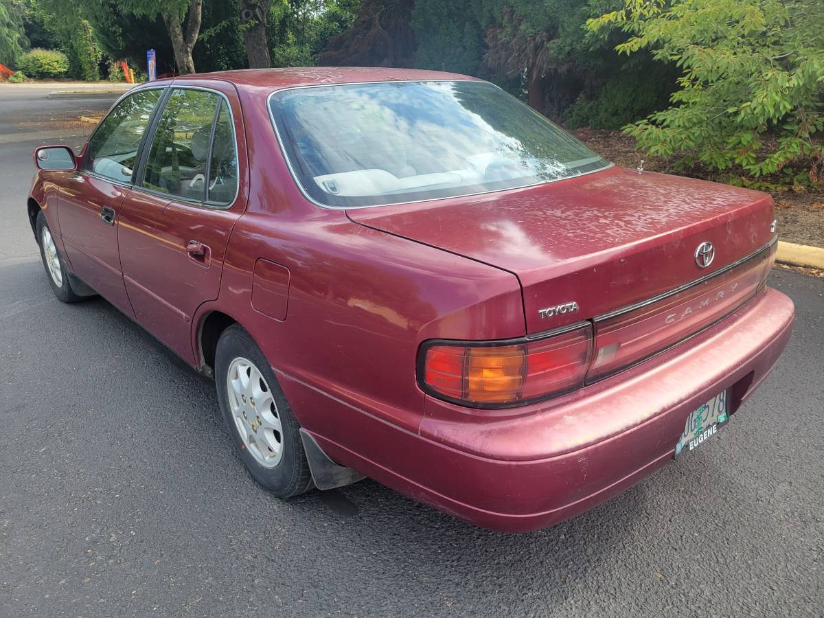 Toyota-camry-xle-1992-red-2