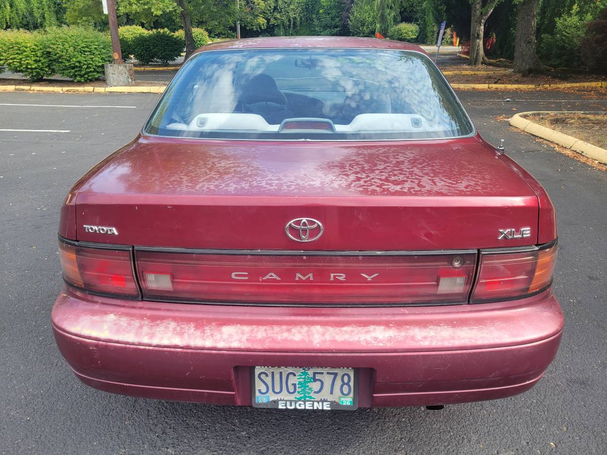 Toyota-camry-xle-1992-red-3