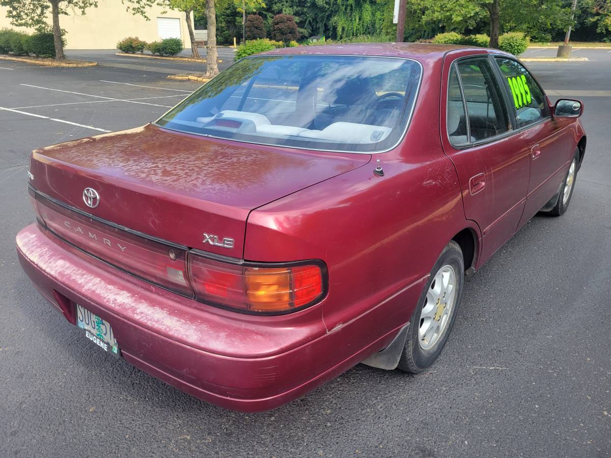 Toyota-camry-xle-1992-red-4