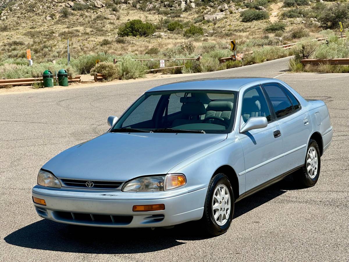 Toyota-camry-xle-1995-blue-1