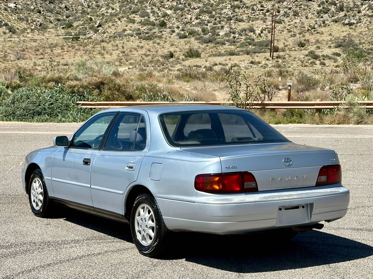 Toyota-camry-xle-1995-blue-3
