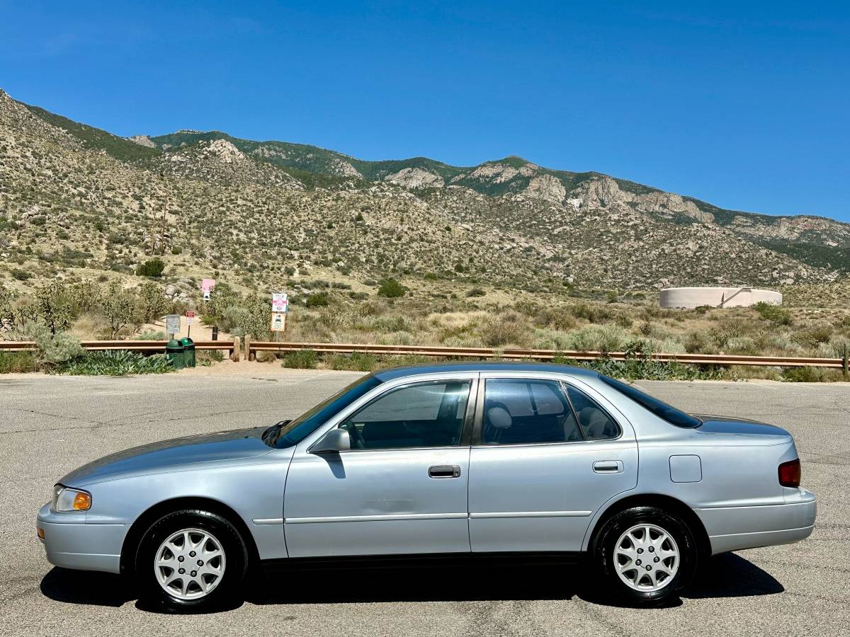 Toyota-camry-xle-1995-blue-6