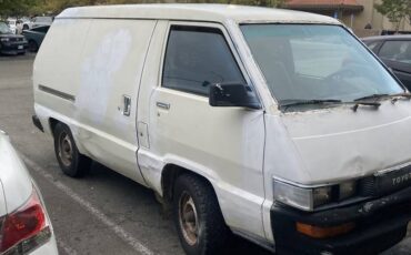 Toyota-cargo-van-1987-white-1