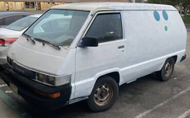 Toyota-cargo-van-1987-white-2
