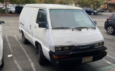 Toyota-cargo-van-1987-white