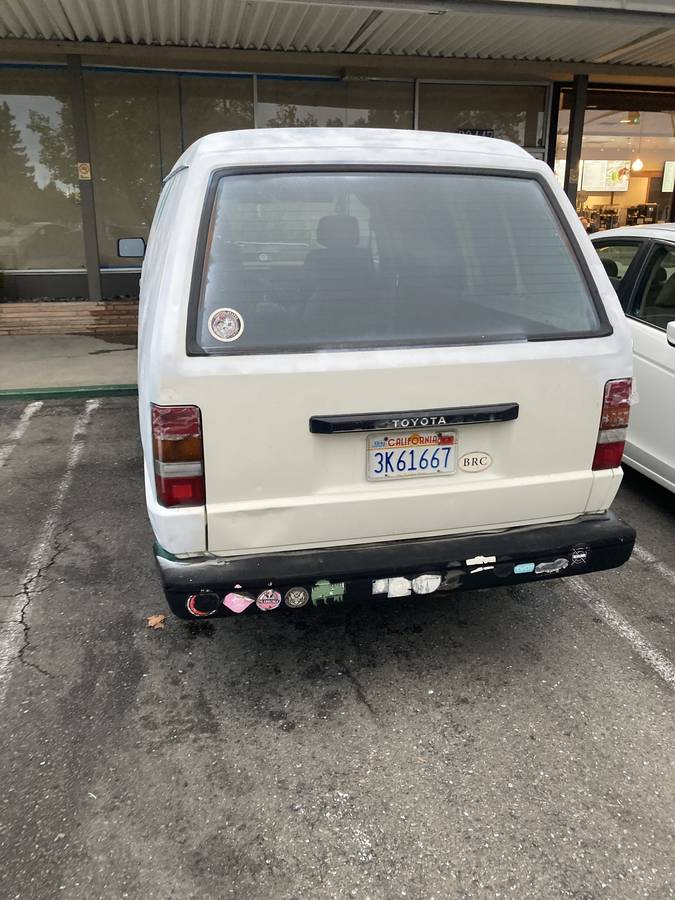 Toyota-cargo-van-1987-white-4