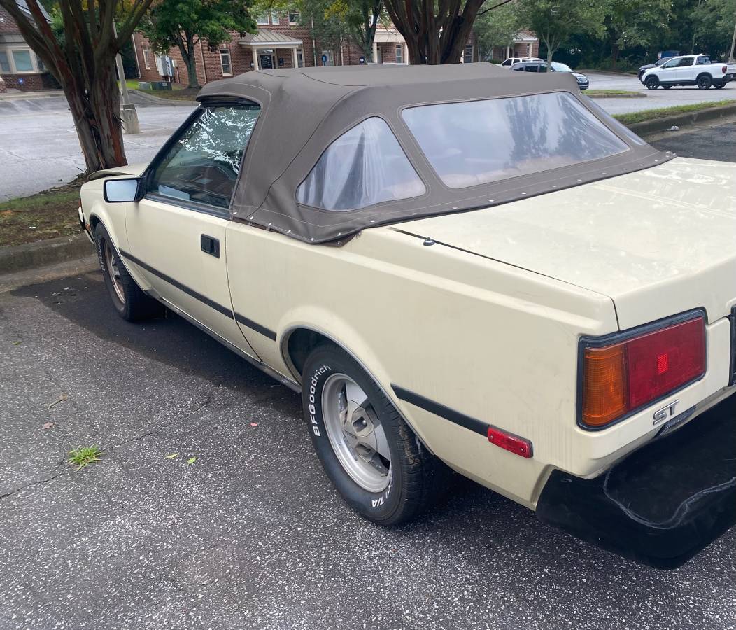 Toyota-celica-1983-3