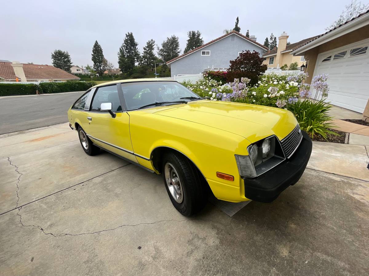 Toyota-celica-gt-1979-yellow-11