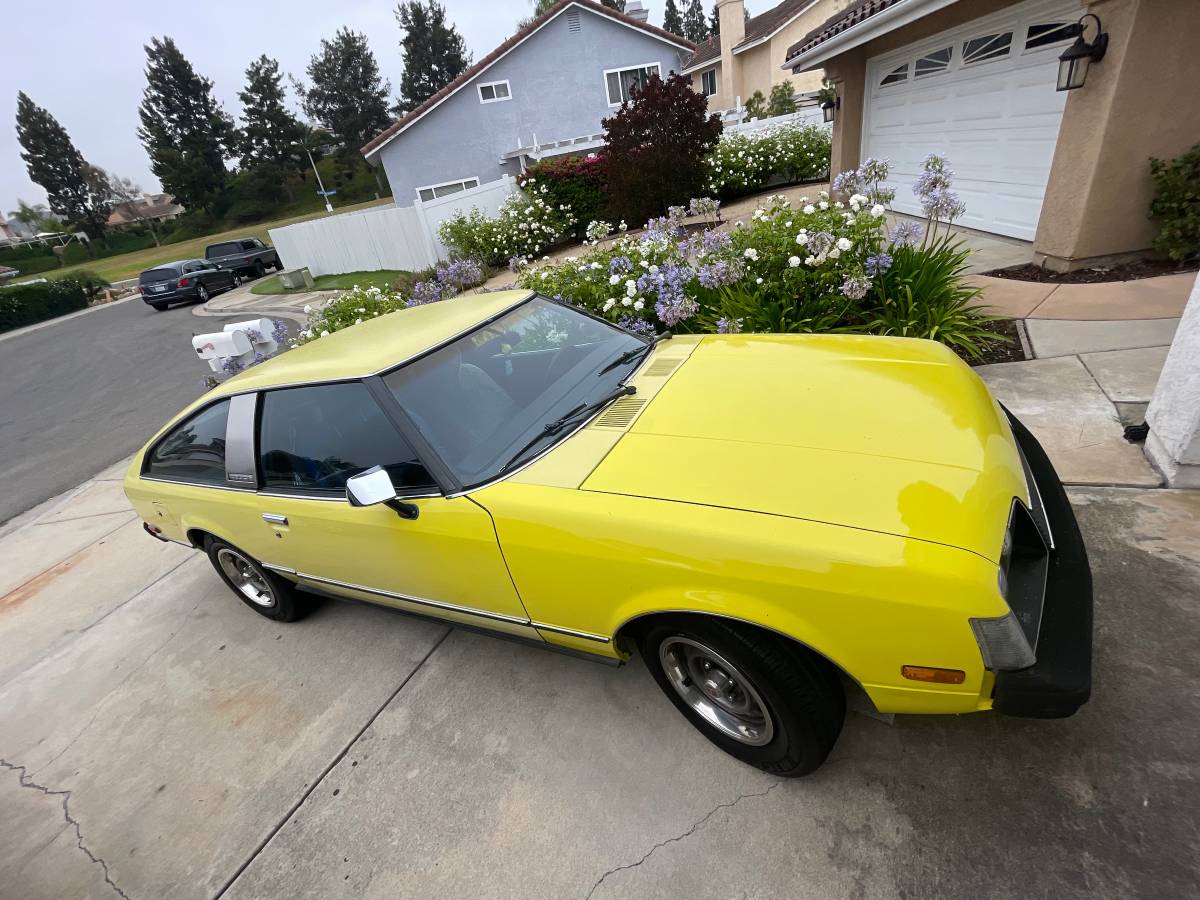 Toyota-celica-gt-1979-yellow-13