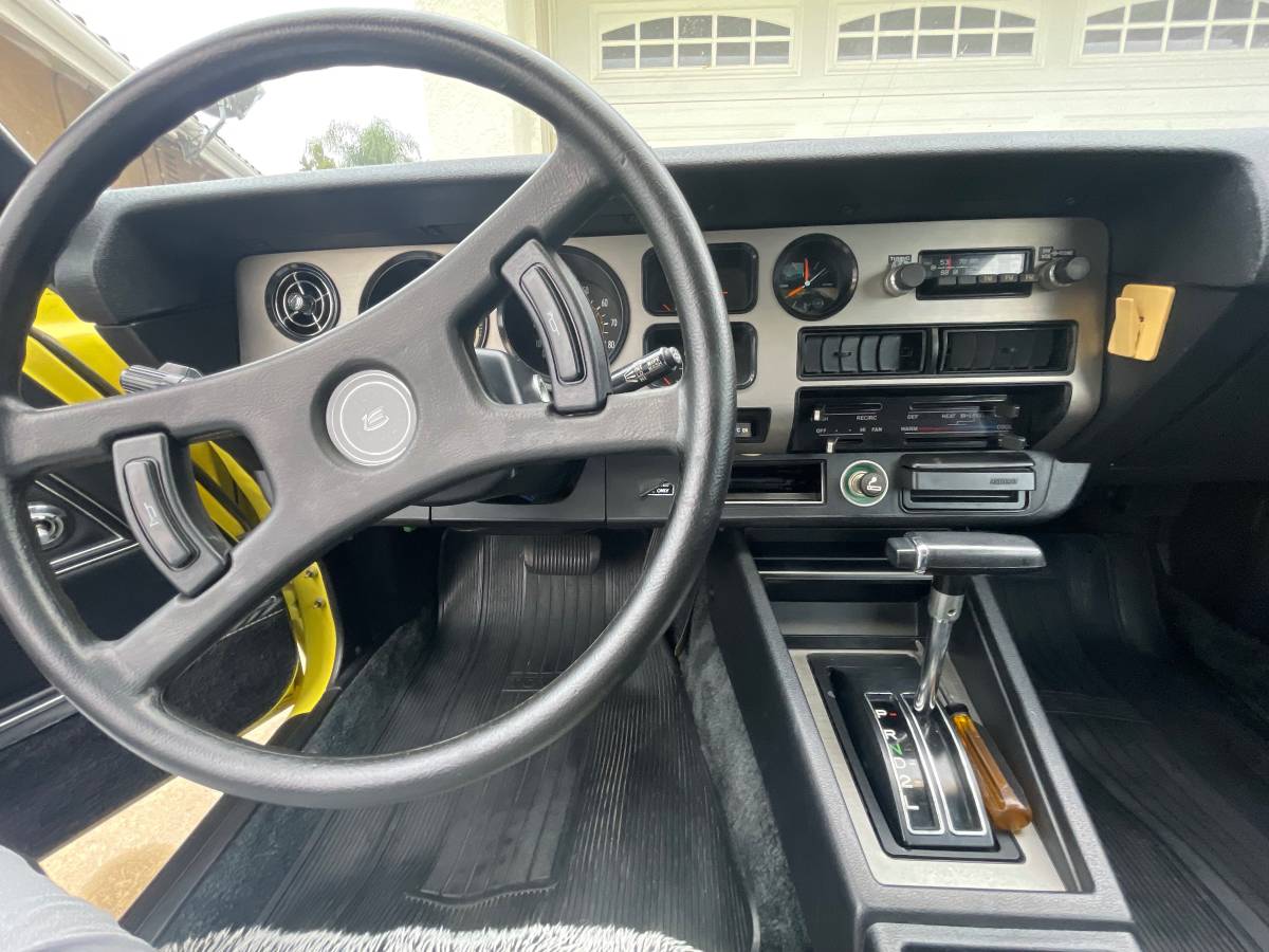 Toyota-celica-gt-1979-yellow-3