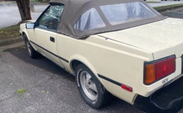 Toyota-celica-gt-1983-3