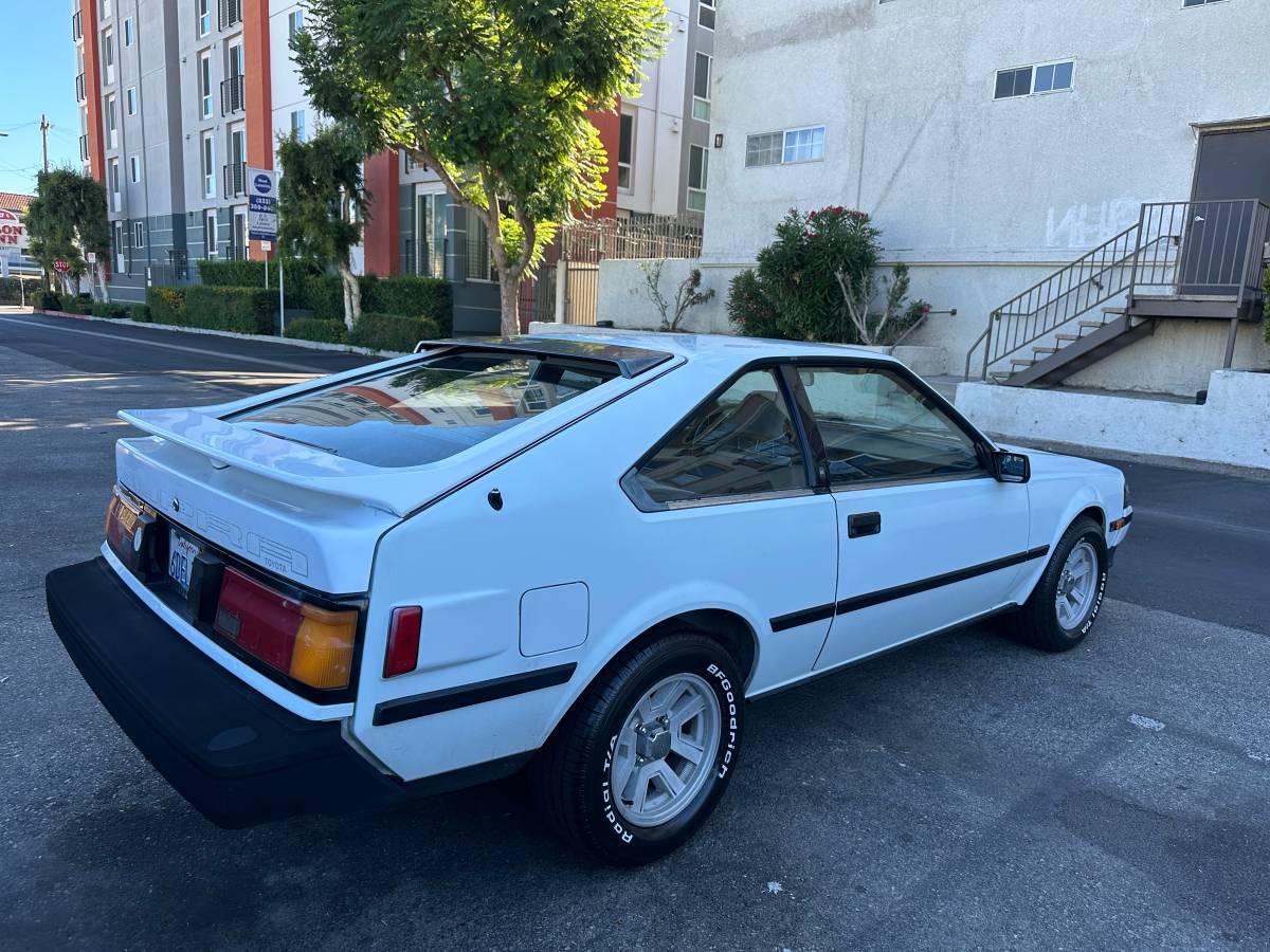 Toyota-celica-gt-1984-3