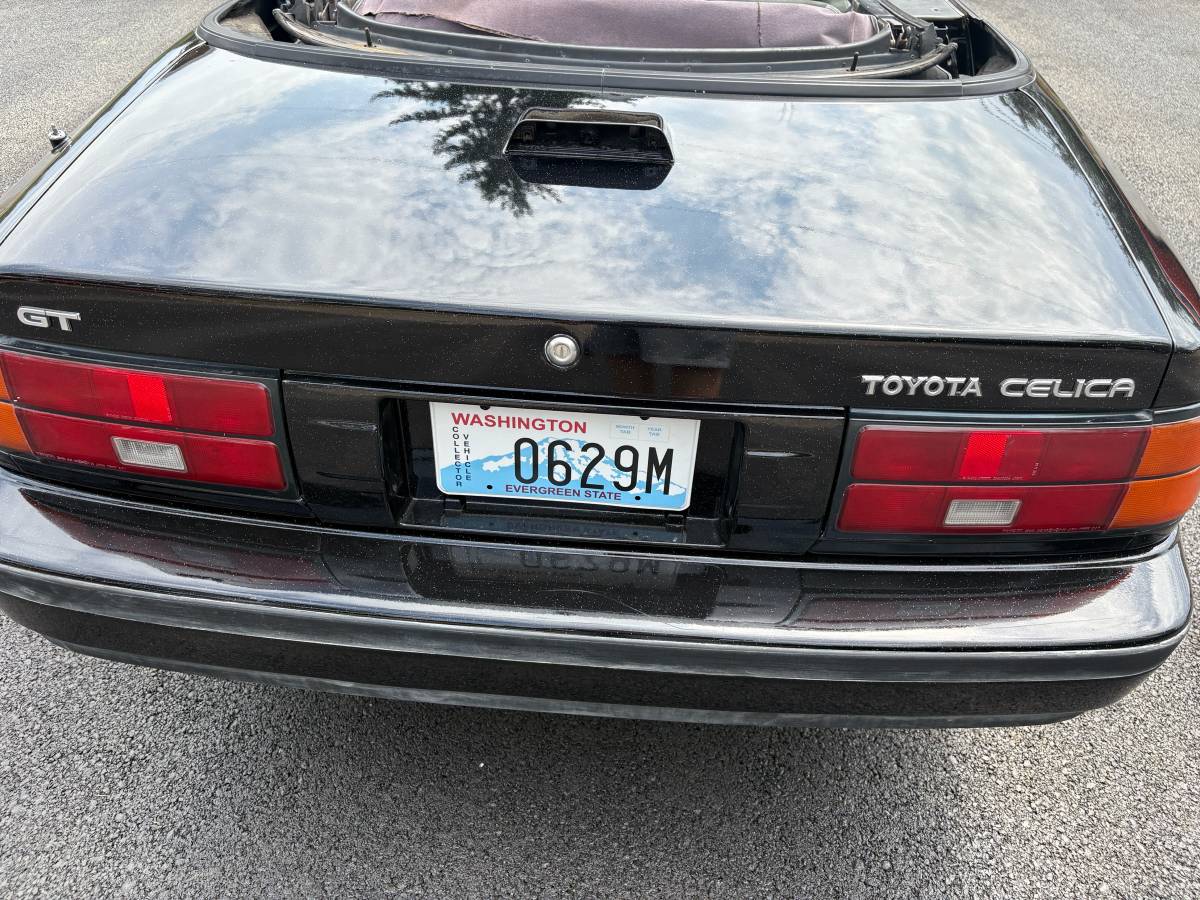 Toyota-celica-gt-1988-black-3