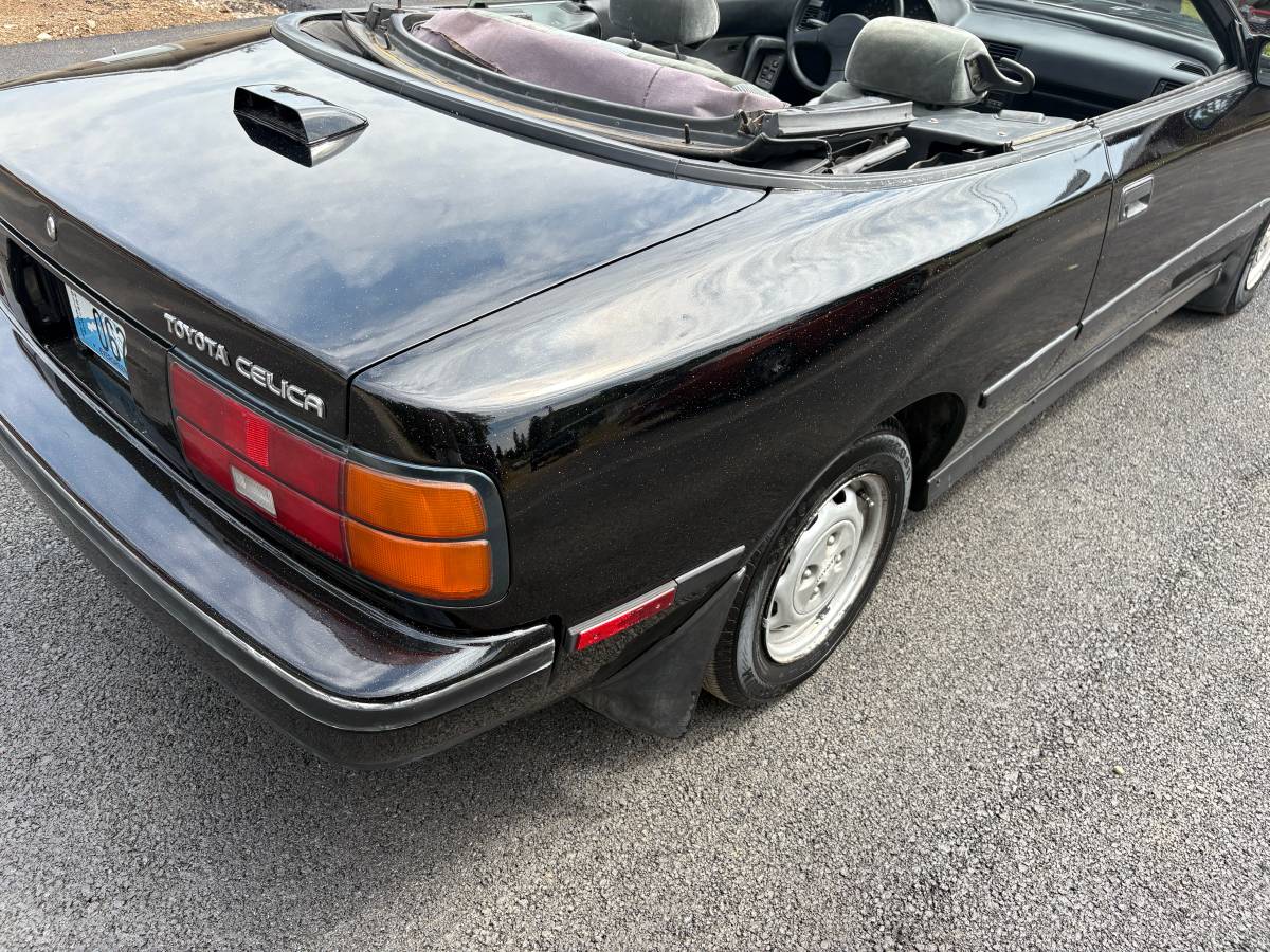 Toyota-celica-gt-1988-black-4