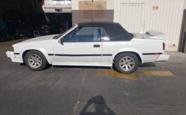 Toyota-celica-gt-convertible-1985-white-2