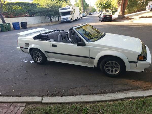 Toyota-celica-gt-convertible-1985-white-4