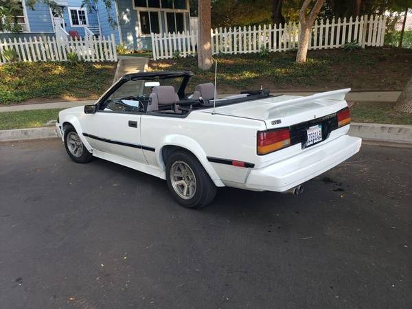 Toyota-celica-gt-convertible-1985-white
