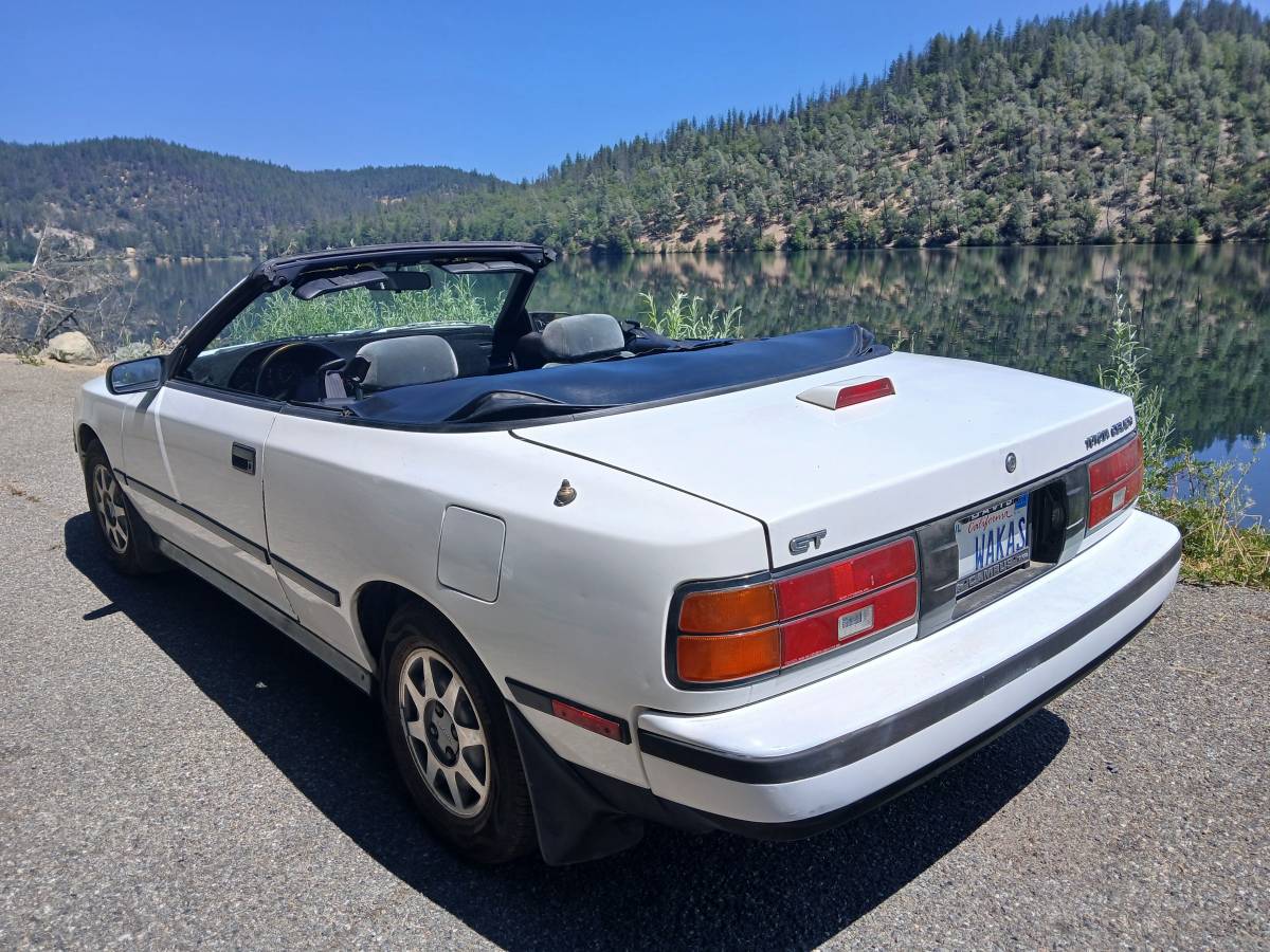 Toyota-celica-gt-convertible-1988-white