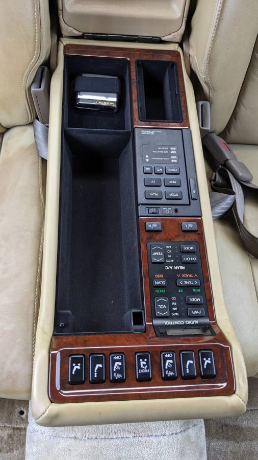 Toyota-celsior-1990-green-11
