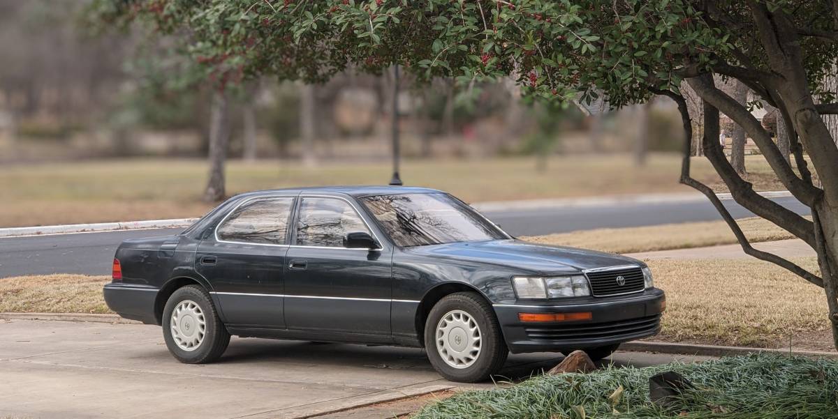 Toyota-celsior-1990-green-6