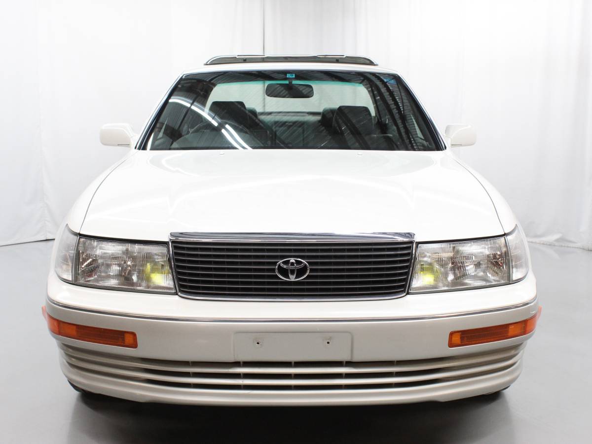Toyota-celsior-1993-white-1