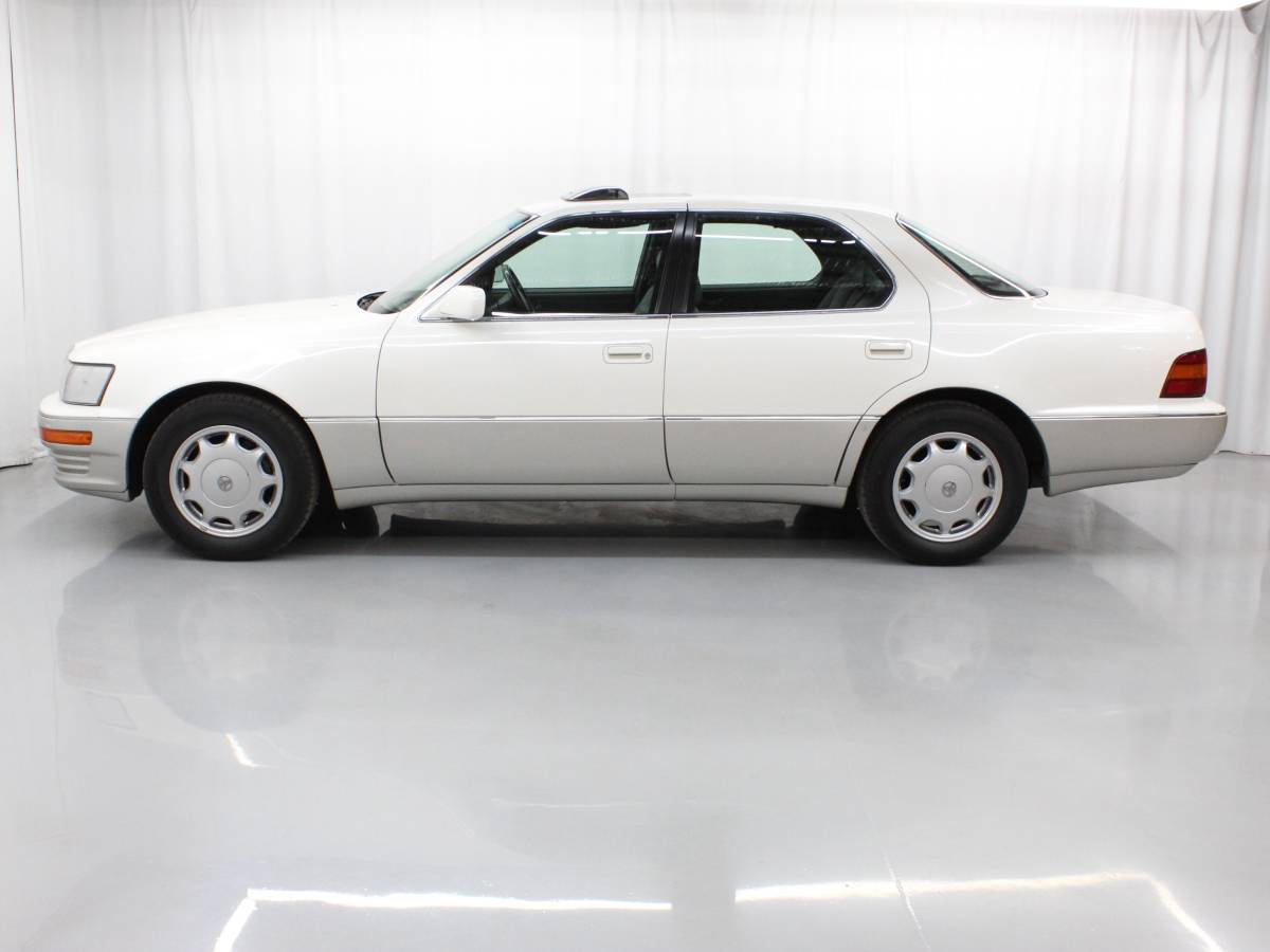 Toyota-celsior-1993-white-5