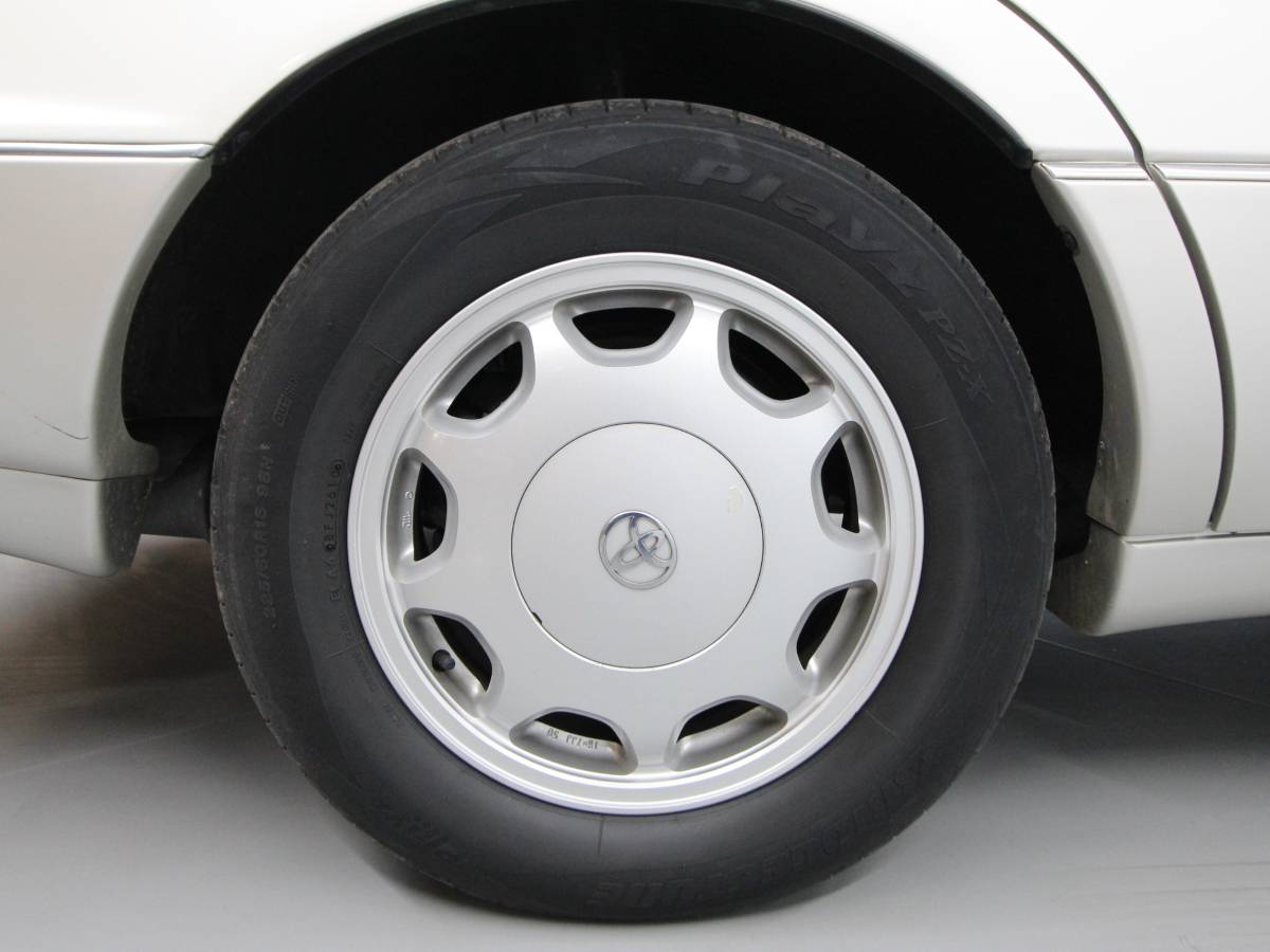 Toyota-celsior-1993-white-6