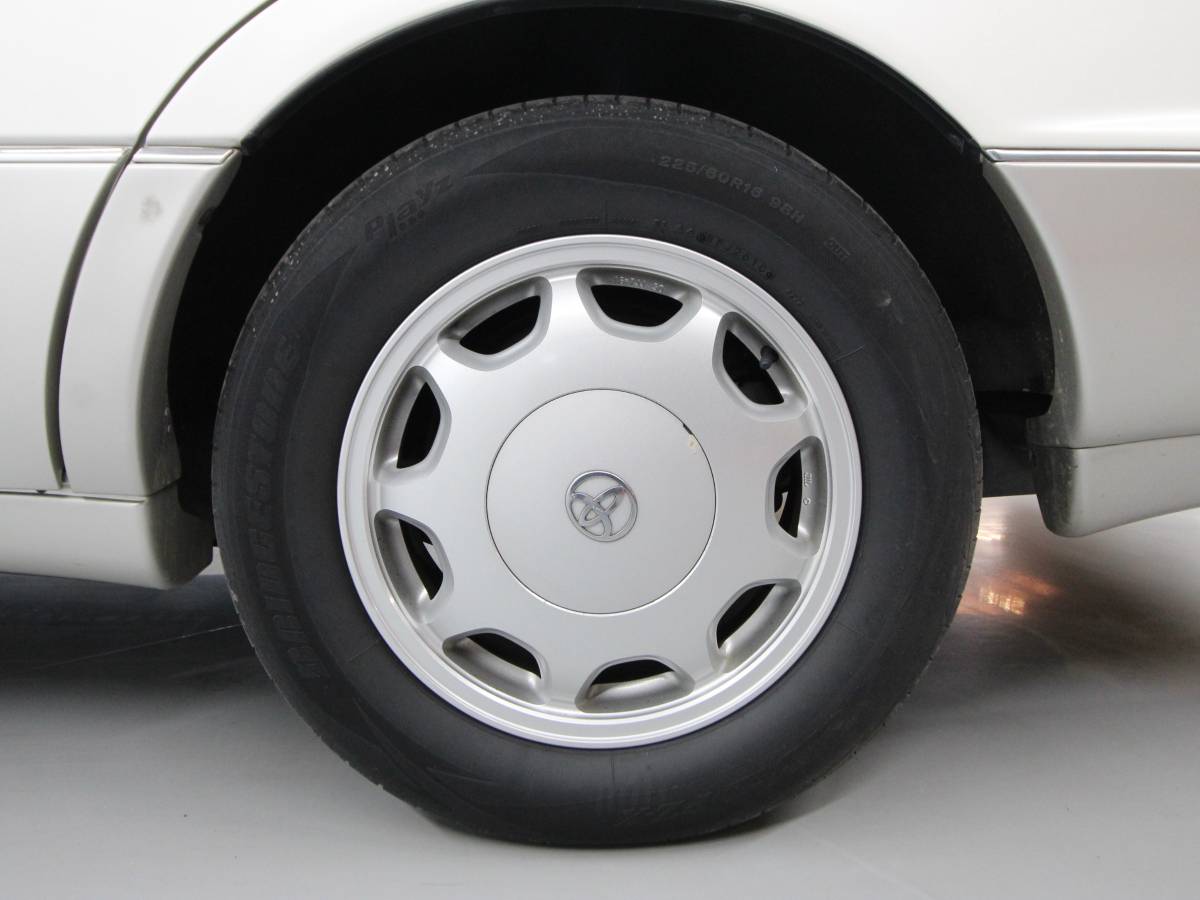Toyota-celsior-1993-white-9