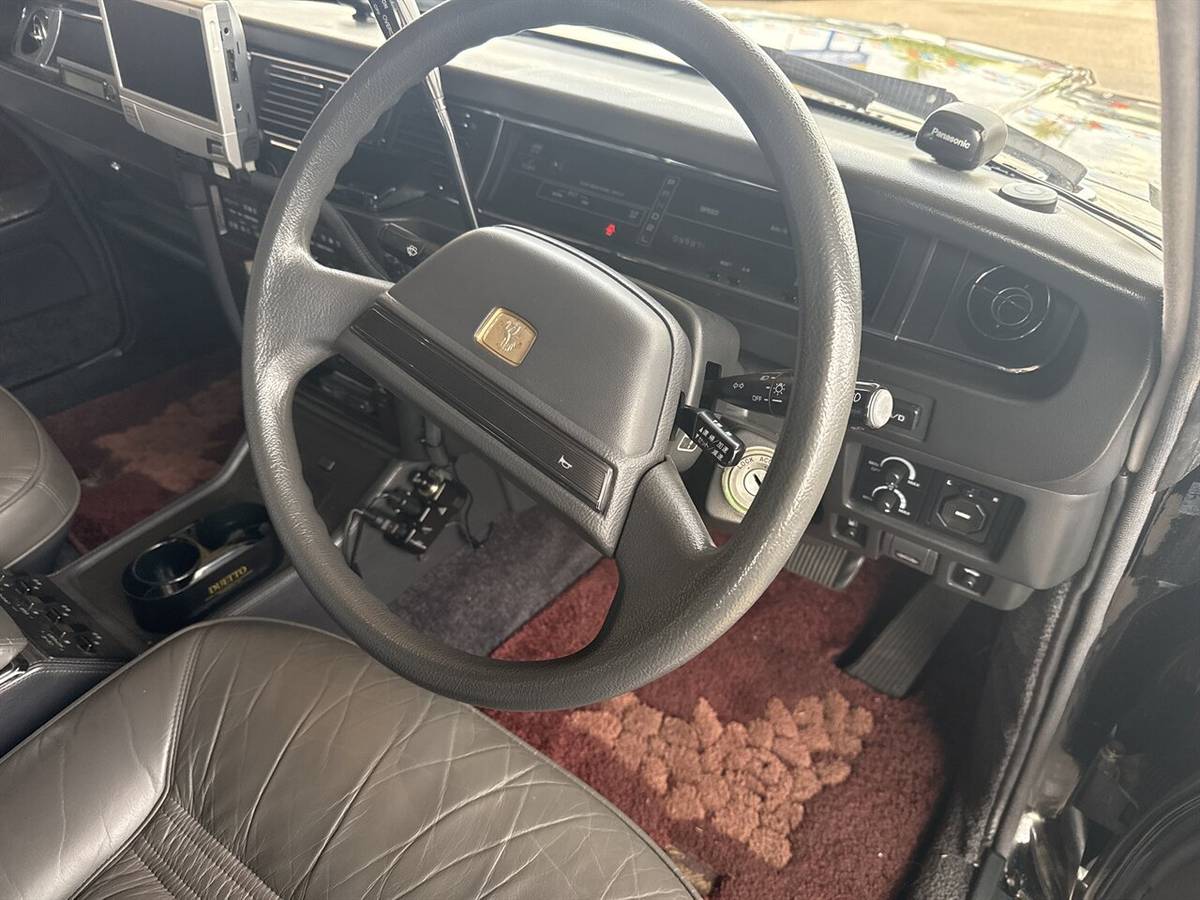 Toyota-century-limo-jdm-edition-1991-black-12