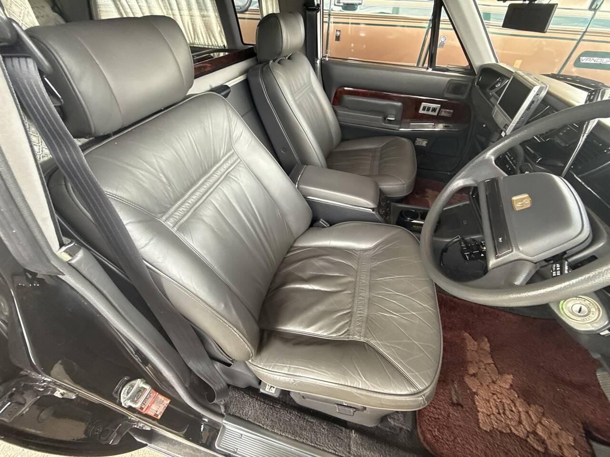 Toyota-century-limo-jdm-edition-1991-black-16