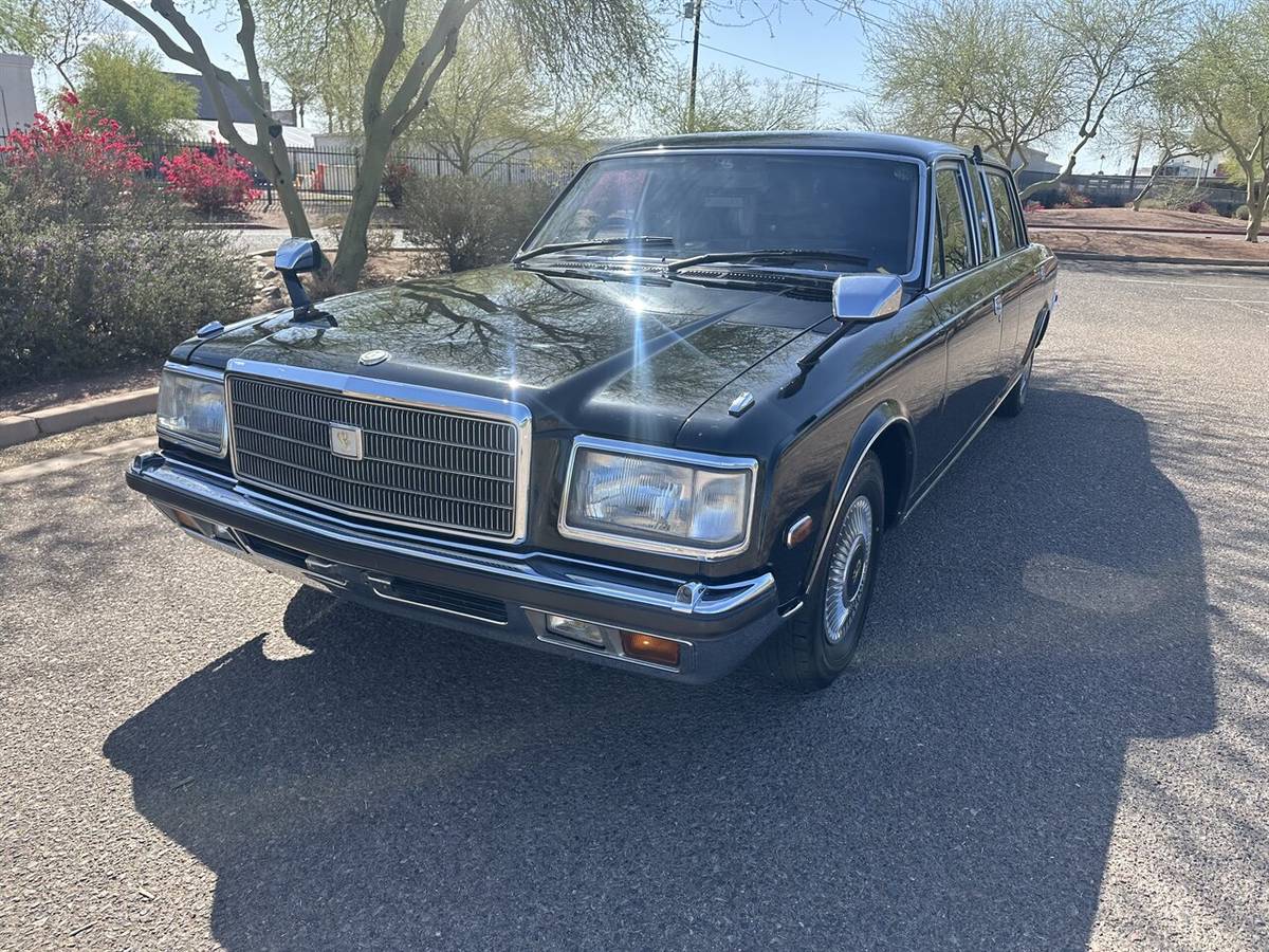 Toyota-century-limo-jdm-edition-1991-black-2