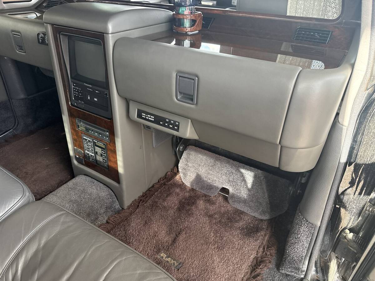 Toyota-century-limo-jdm-edition-1991-black-20