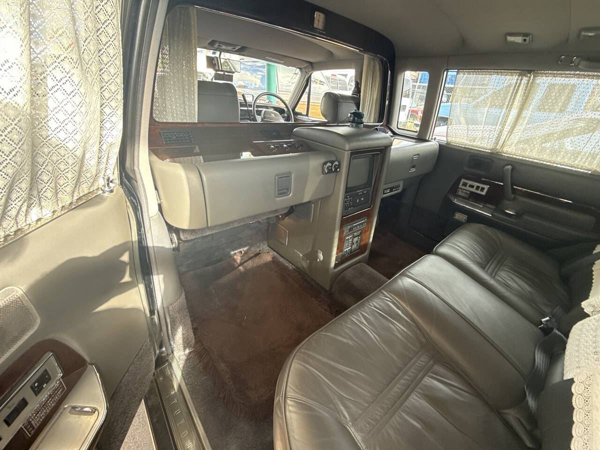 Toyota-century-limo-jdm-edition-1991-black-21
