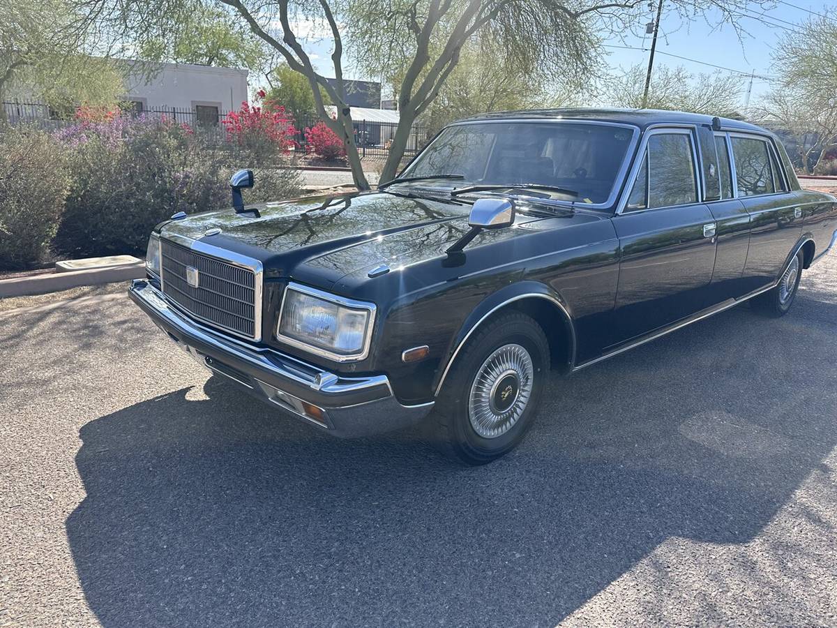 Toyota-century-limo-jdm-edition-1991-black-3