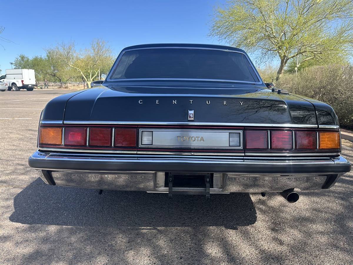 Toyota-century-limo-jdm-edition-1991-black-5