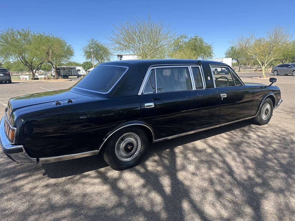 Toyota-century-limo-jdm-edition-1991-black-6