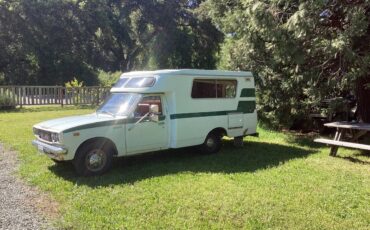 Toyota-chinook-1975-green-2