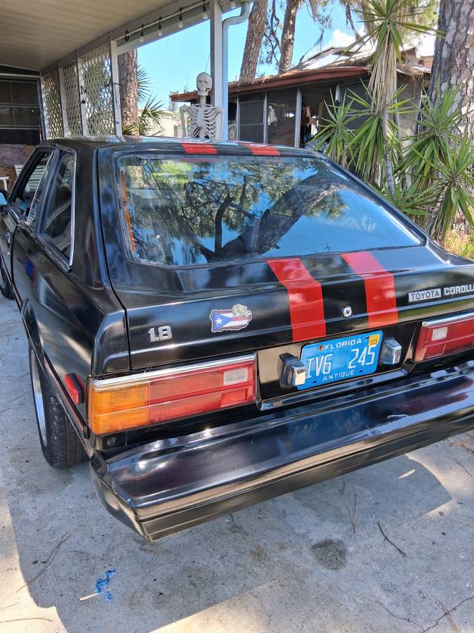 Toyota-corolla-1980-black