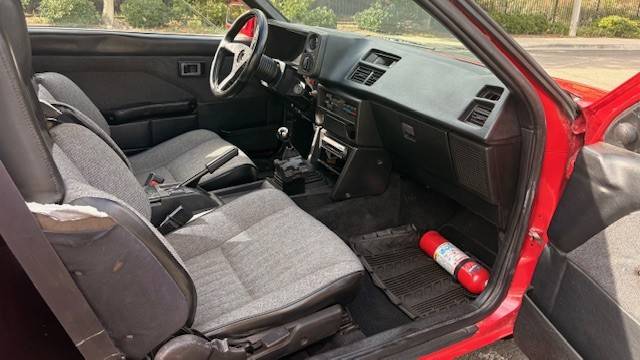 Toyota-corolla-1986-red-11